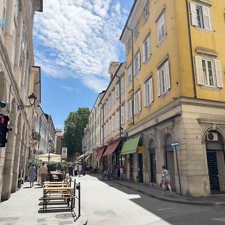 Cavana 10 Tirabora Short Rent Триест Экстерьер фото